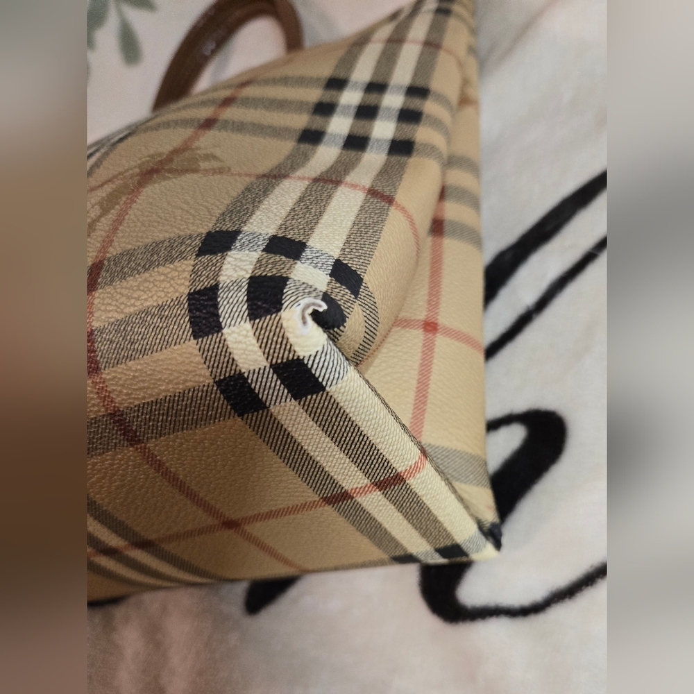 💯 Authentic Burberry Haymarket Check Pattern Tote - Picture 7 of 15